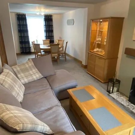 Cosy Modern Victorian 2 Bed Terrace